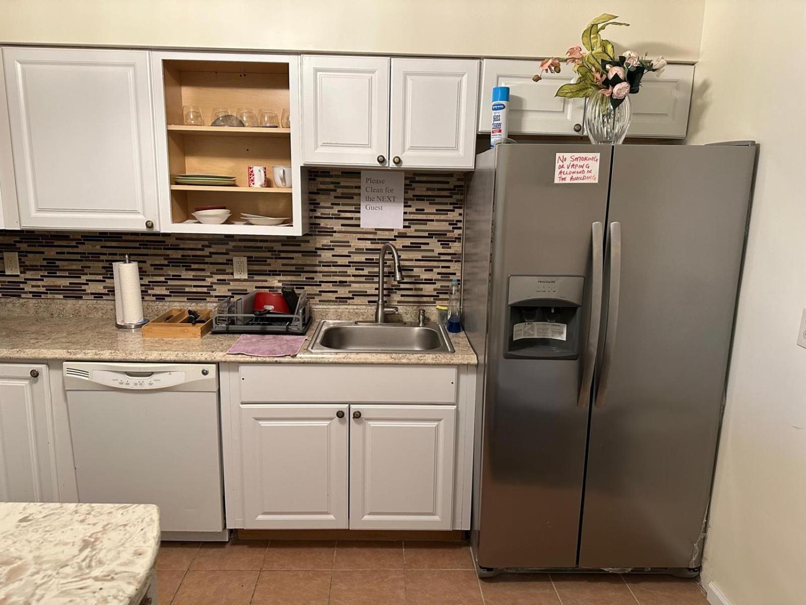 Divine Villa Guest House 65 Sherman 6Mins To Airport And 4Mins To Penn Station Newark Exterior photo